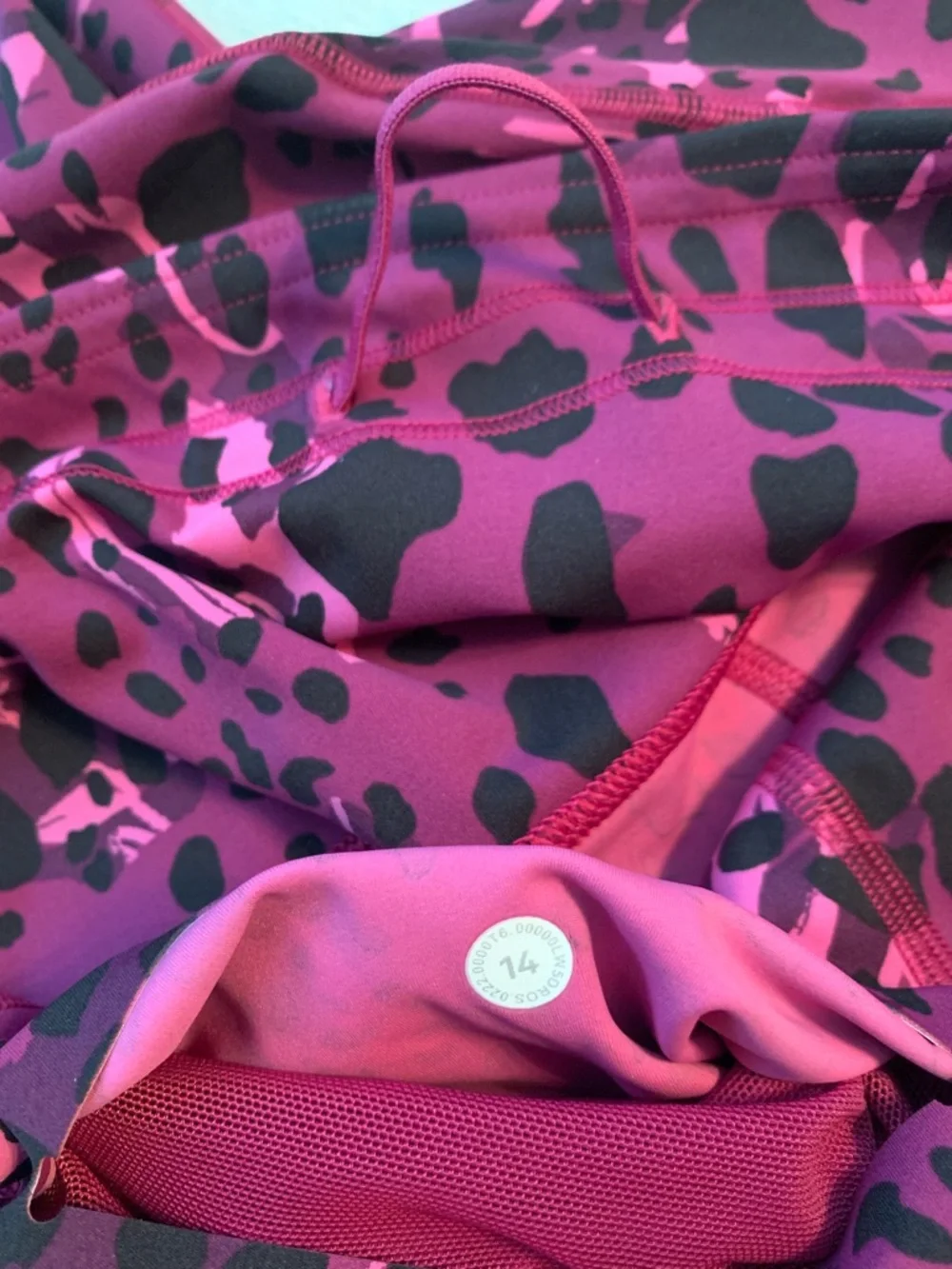 Lululemon Base Pace High-Rise Leopard Cheetah Print Leggings
25"
Magenta
Size 14 - Picture 5 of 5